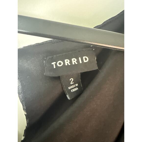 Torrid cold shoulder black heart skater dress plus size 2 (2X) - Picture 3 of 10